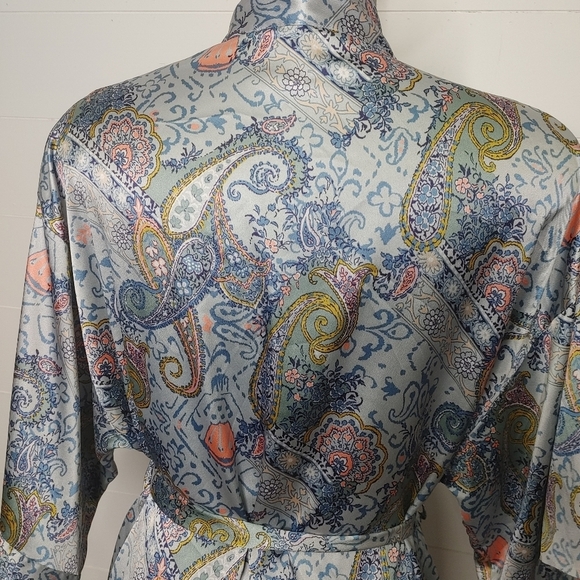 VICTORIA Secret paisley satin robe XS/S - Picture 7 of 11
